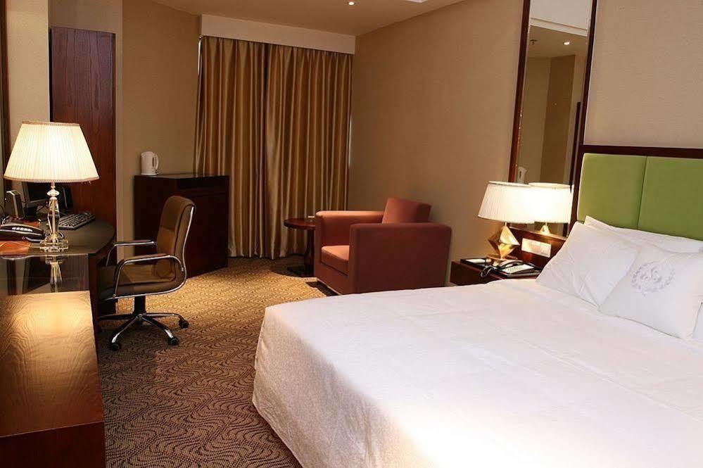Lijing Grand Hotel City Center Liuzhou Exterior photo